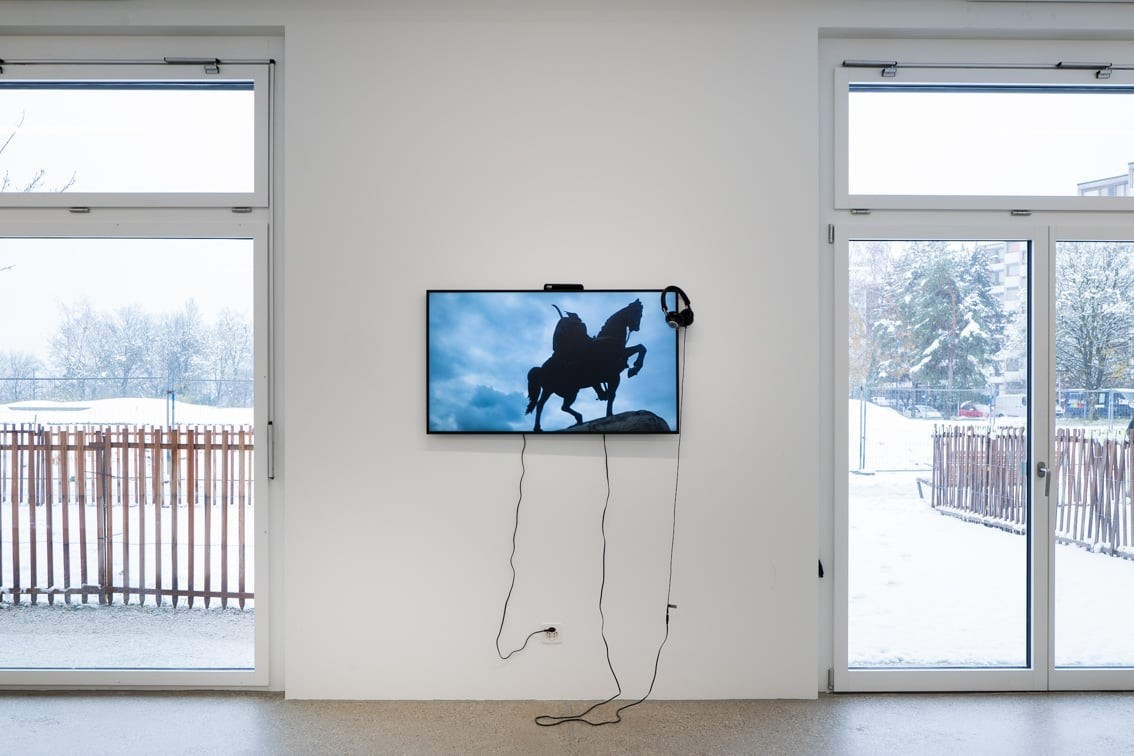 GLEN ÇAÇI<strong>, </strong><em>Bella Figura</em>, 2022, vidéo, couleur, son, 13 min. 16 sec, 2022, CALM – Centre d'Art La Meute, photo : Raphaël Cuomo.